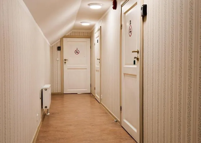 Kesklinna Kodumajutus בית אירוח *